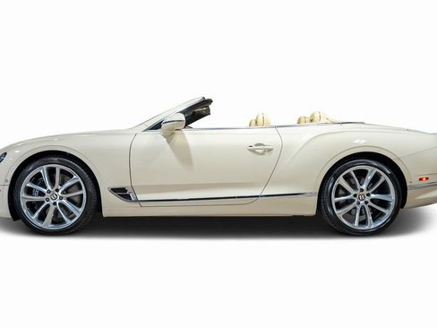 Used 2020 Bentley Continental GT image 25