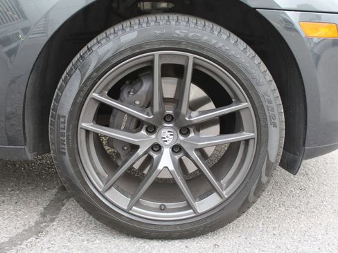 Certified 2023 Porsche Macan Turbo image 31