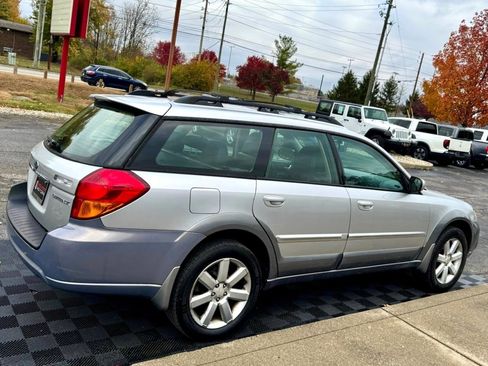 Used 2007 Subaru Outback 2.5i Limited image 8