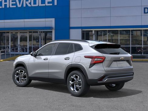 Certified 2026 Chevrolet Trax LT w/ Driver Confidence Package image 4