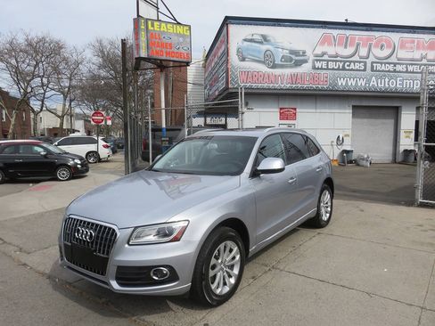 Used 2016 Audi Q5 2.0T Premium Plus w/ Technology Package AWD/4WD image 2