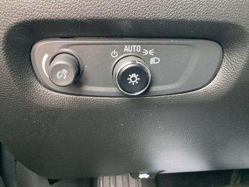 Used 2023 Chevrolet Traverse LT AWD/4WD image 25