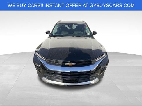 Used 2022 Chevrolet TrailBlazer LT w/ Convenience Package FWD image 3