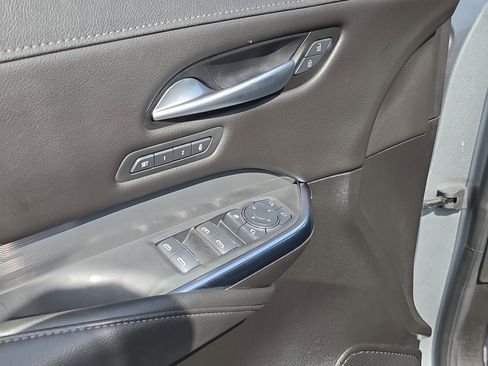 Certified 2025 Cadillac XT4 Premium Luxury FWD image 19