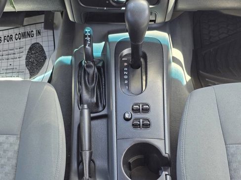 Used 2006 Jeep Liberty Sport image 17