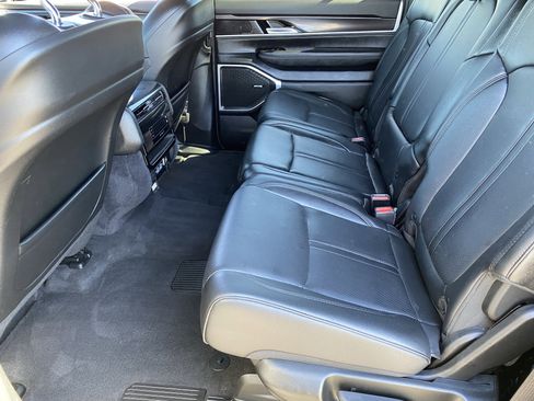 Used 2024 Jeep Wagoneer L 4WD image 17