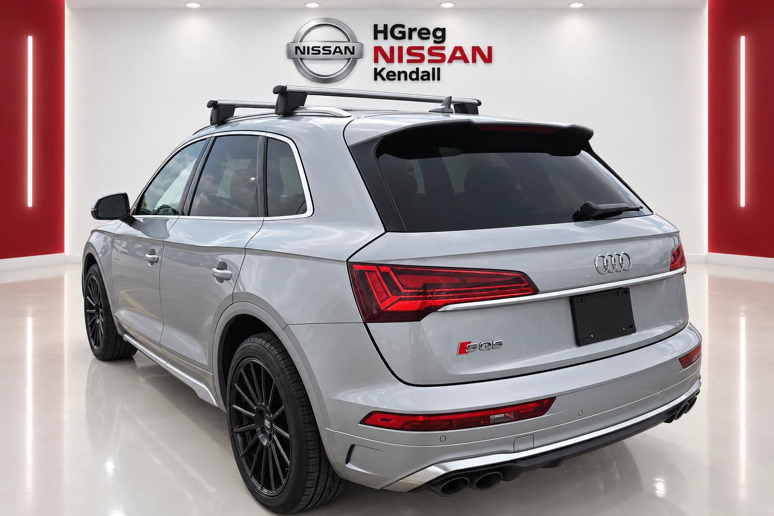 Used 2023 Audi SQ5 Premium Plus AWD/4WD image 2