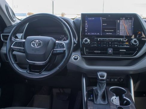 Used 2021 Toyota Highlander Platinum image 15