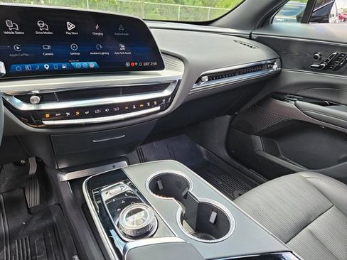 Certified 2025 Cadillac Lyriq Luxury RWD image 21