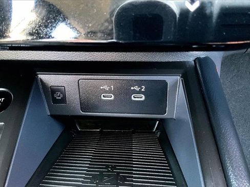 Certified 2025 Nissan Kicks SR image 15