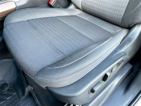 Used 2022 Chevrolet Silverado 1500 LT Trail Boss w/ Convenience Package II image 19