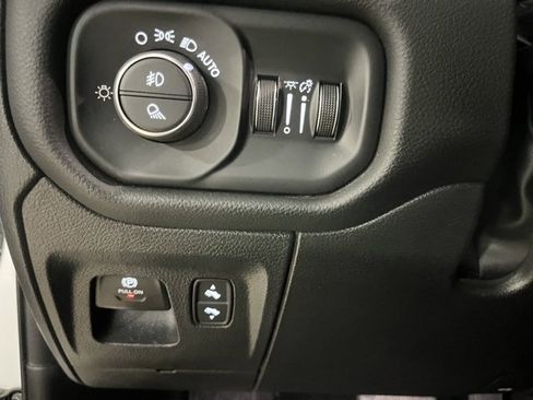 Used 2025 RAM 1500 Laramie image 24