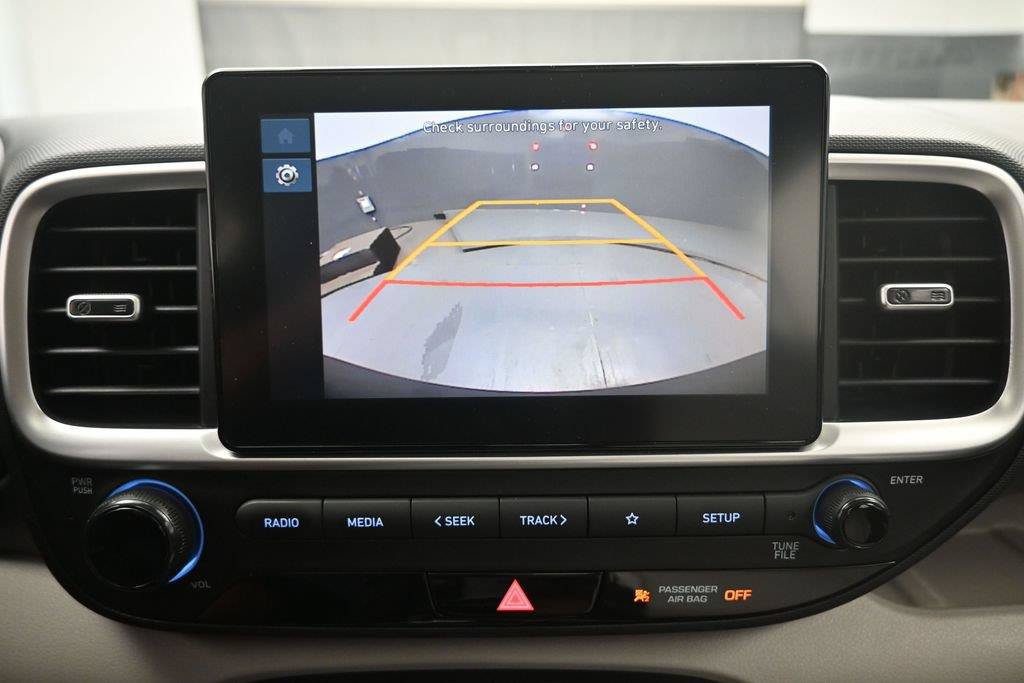 Used 2023 Hyundai Venue SEL FWD image 12