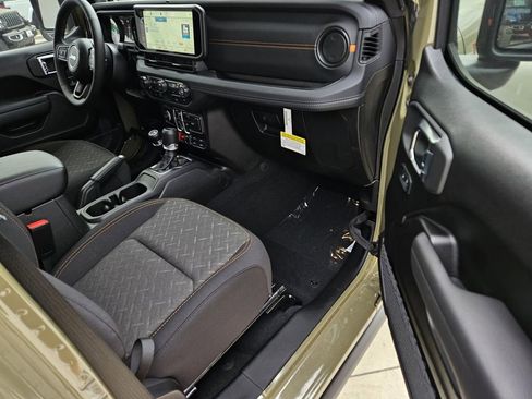 New 2026 Jeep Gladiator Mojave image 9