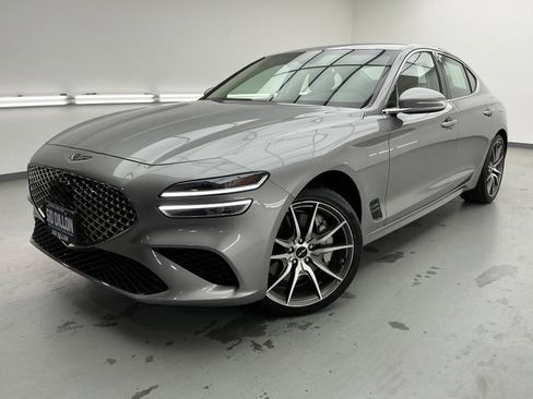 Used 2025 Genesis G70 2.5T image 1