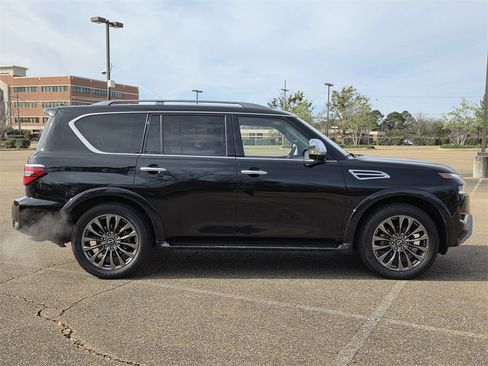 Used 2023 Nissan Armada Platinum w/ Captain's Chairs Package image 3