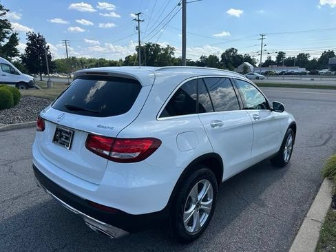 Used 2018 Mercedes-Benz GLC 300 4MATIC image 5