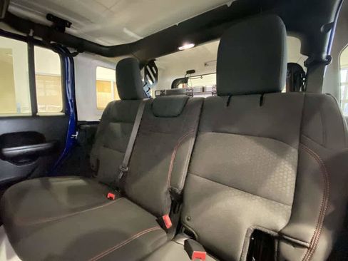 Used 2018 Jeep Wrangler Unlimited Rubicon image 23