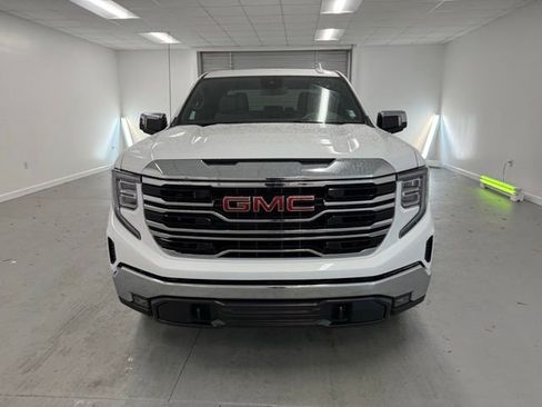 New 2026 GMC Sierra 1500 SLT image 2