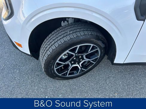 Used 2025 Ford Maverick Lariat w/ 4K Tow Package image 13