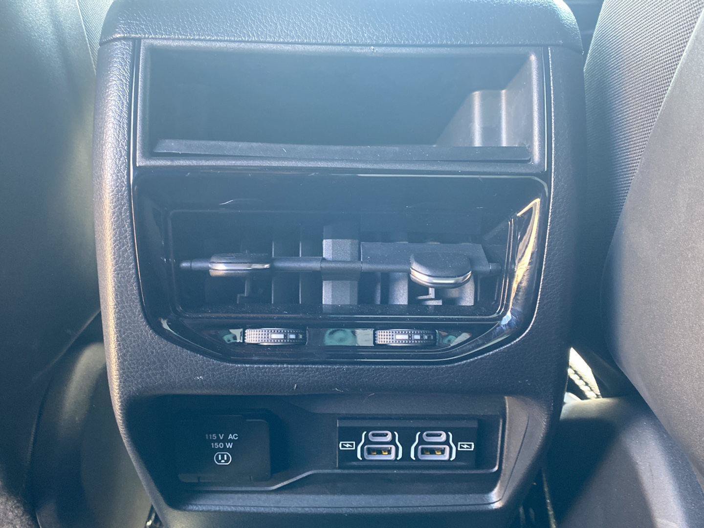 Used 2023 Jeep Grand Cherokee Altitude AWD/4WD image 28