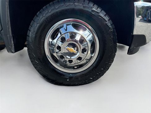 Used 2025 Chevrolet Silverado 3500 LT w/ Texas Edition AWD/4WD image 36