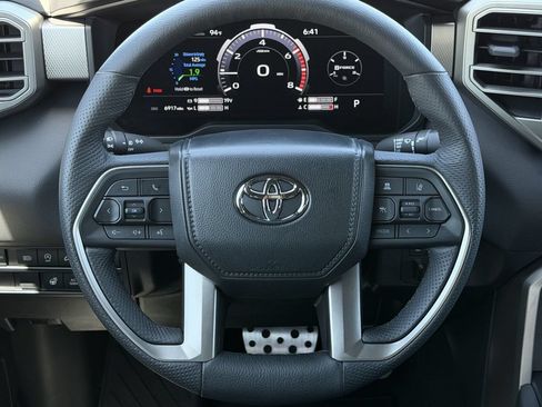 Used 2025 Toyota Tundra Limited AWD/4WD image 15