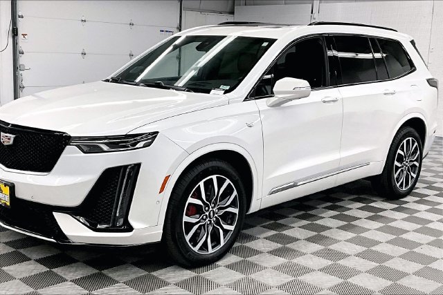 Used 2024 Cadillac XT6 Sport w/ Technology Package AWD/4WD image 12