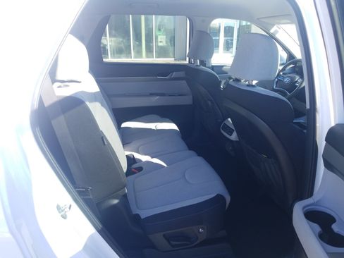 Used 2023 Hyundai Palisade SE w/ Cargo Package image 15