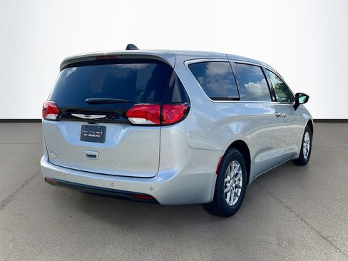 New 2026 Chrysler Voyager LX FWD image 7