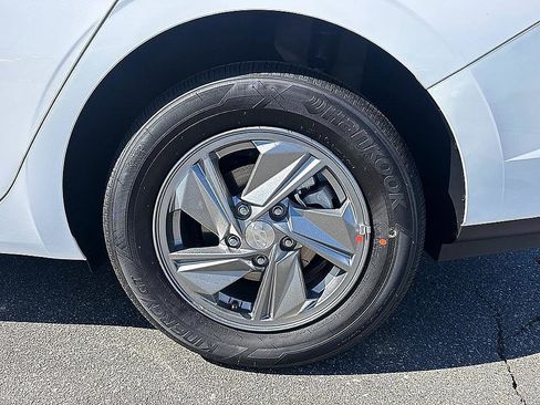 New 2026 Hyundai Elantra SE image 5