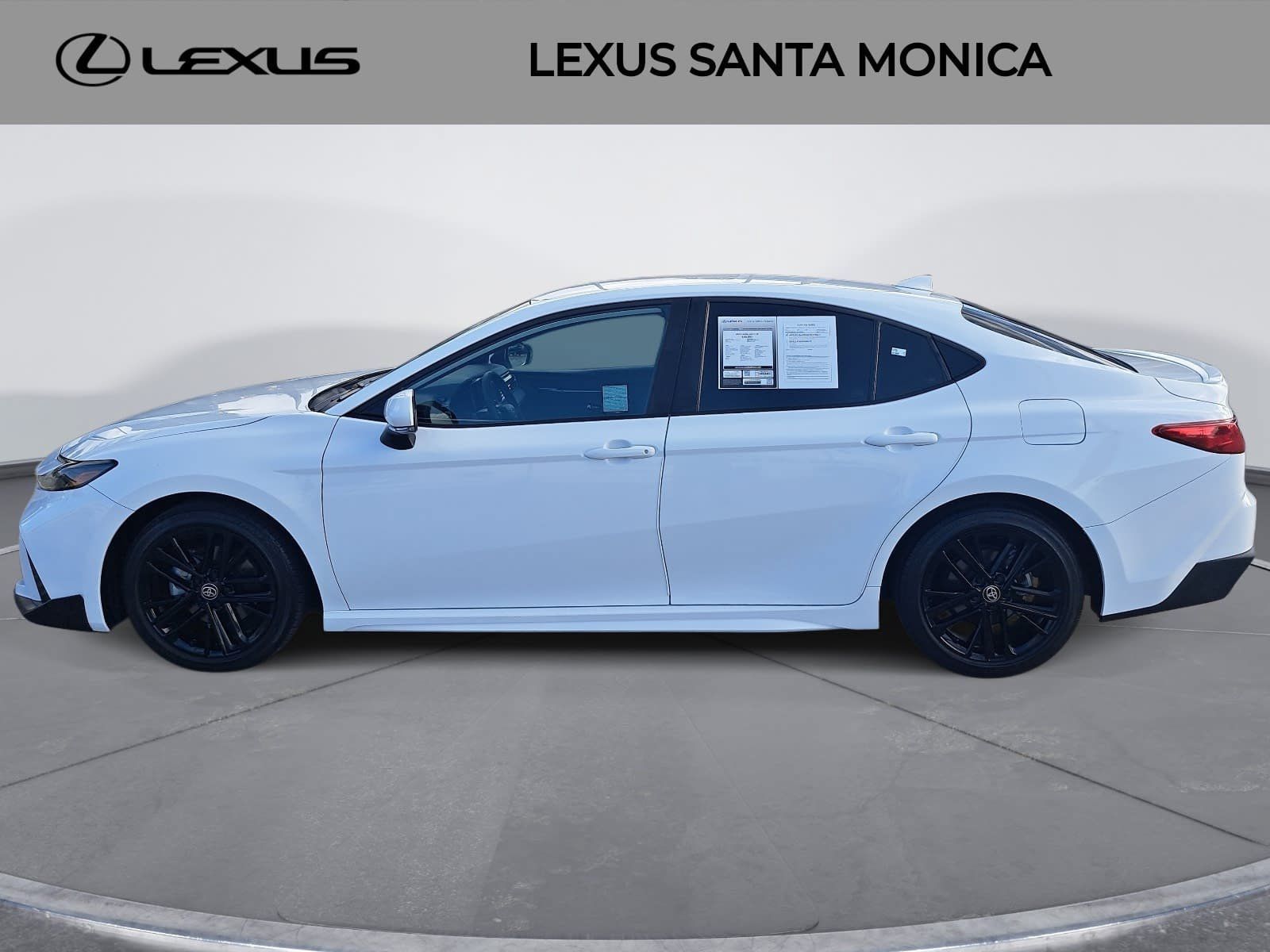 Used 2025 Toyota Camry SE w/ Convenience Package FWD image 8