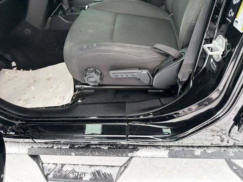 Used 2023 Jeep Gladiator Sport image 11