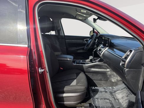 Used 2022 Kia Sorento LX image 13