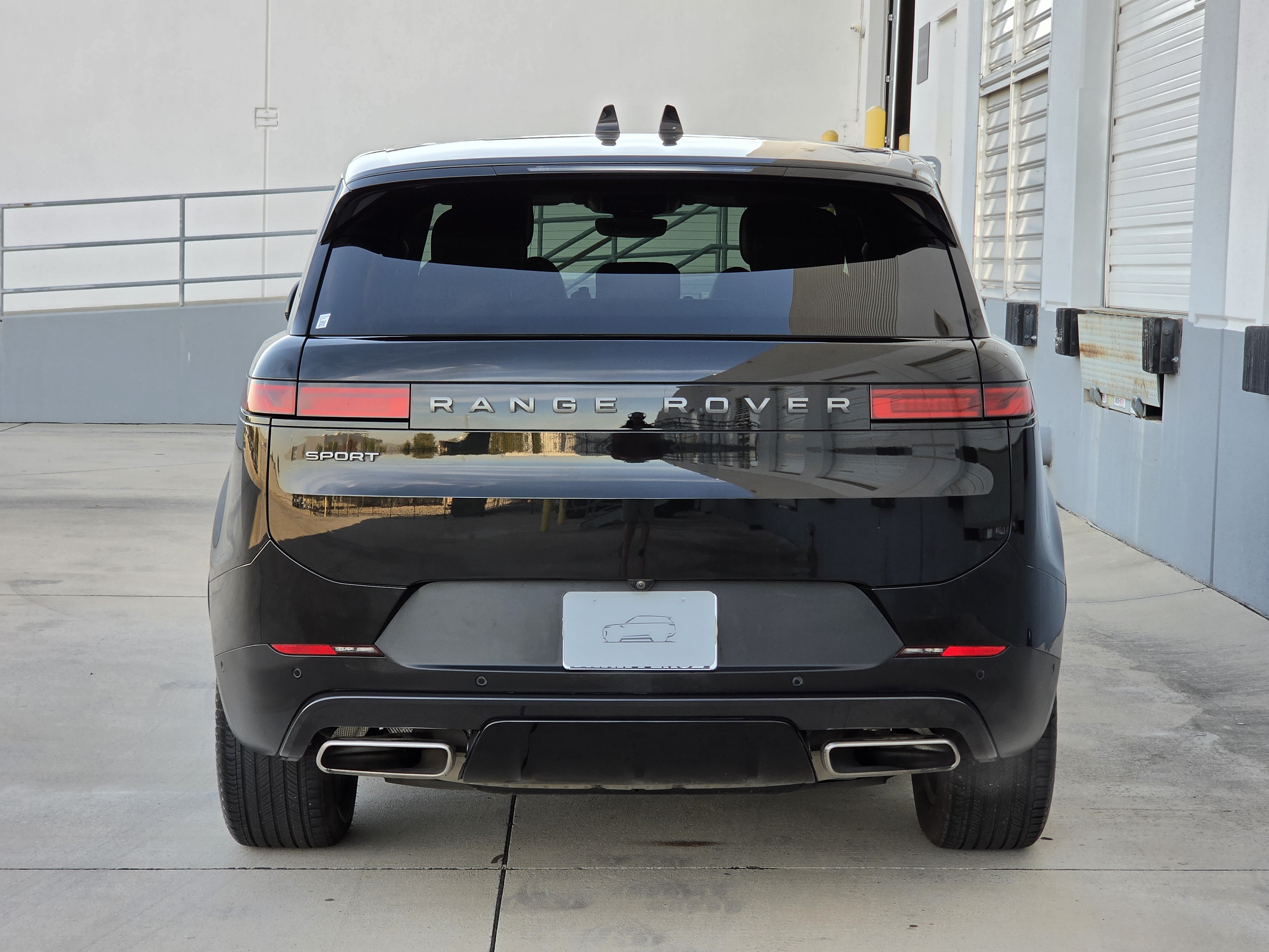 Used 2024 Land Rover Range Rover Sport SE AWD/4WD image 6
