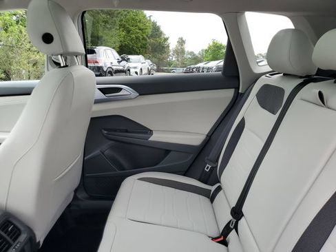 New 2026 Volkswagen Taos SE FWD image 10