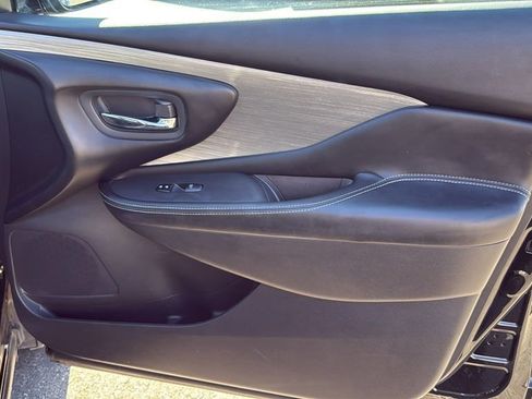 Used 2017 Nissan Murano SV image 33