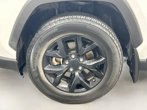 Used 2024 Toyota RAV4 LE FWD image 27
