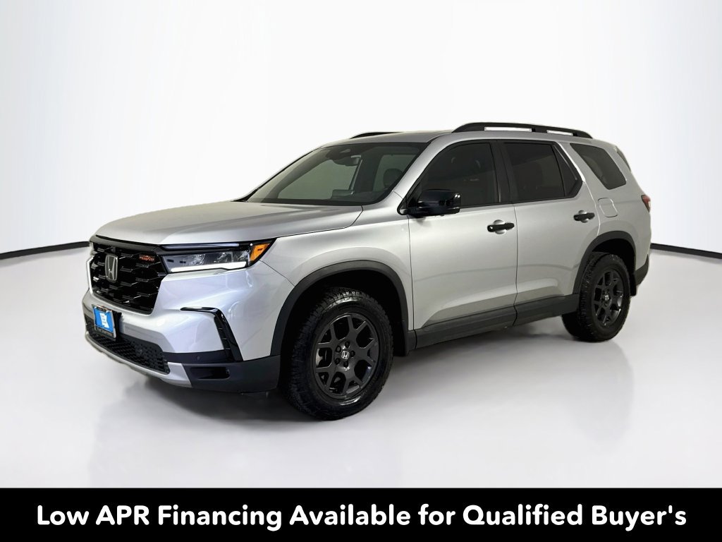 Used 2024 Honda Pilot TrailSport image 3