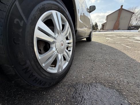 Used 2011 Cadillac SRX Luxury image 9