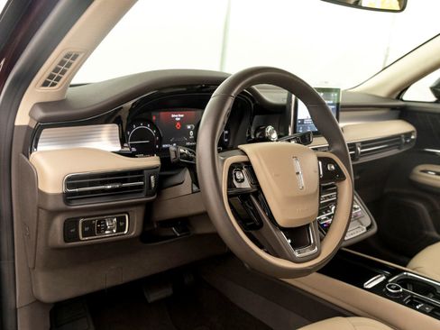 Used 2021 Lincoln Corsair FWD w/ Convenience Package image 15