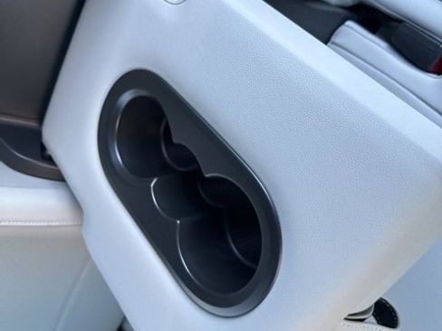 Used 2021 Volkswagen Tiguan SE R-Line image 16