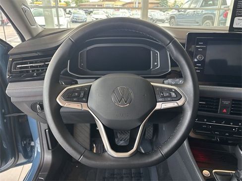 Used 2025 Volkswagen Jetta SEL image 32