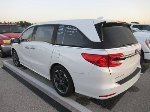 Used 2024 Honda Odyssey Elite image 3