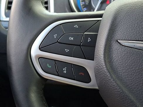 Used 2018 Chrysler 300 Touring RWD image 22