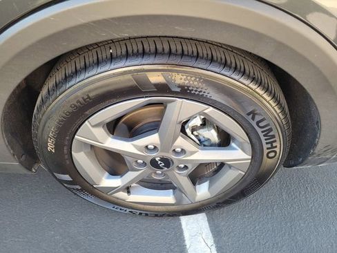 Used 2025 Kia K4 LXS image 26