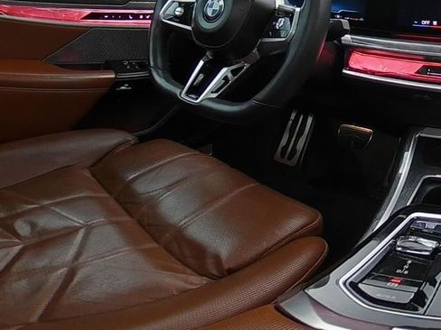 Used 2023 BMW 760i xDrive AWD/4WD image 22