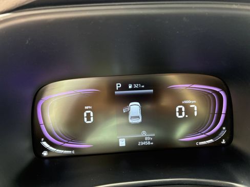 Used 2025 Kia Soul LX w/ LX Technology Package FWD image 35