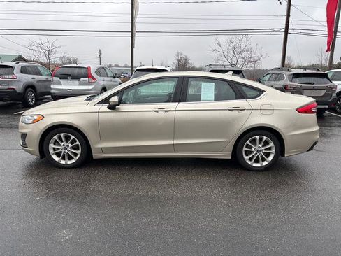Used 2019 Ford Fusion SE image 4
