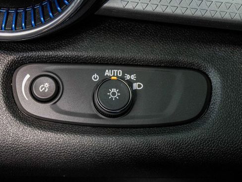 Used 2024 Chevrolet Trax LT w/ Driver Confidence Package image 17